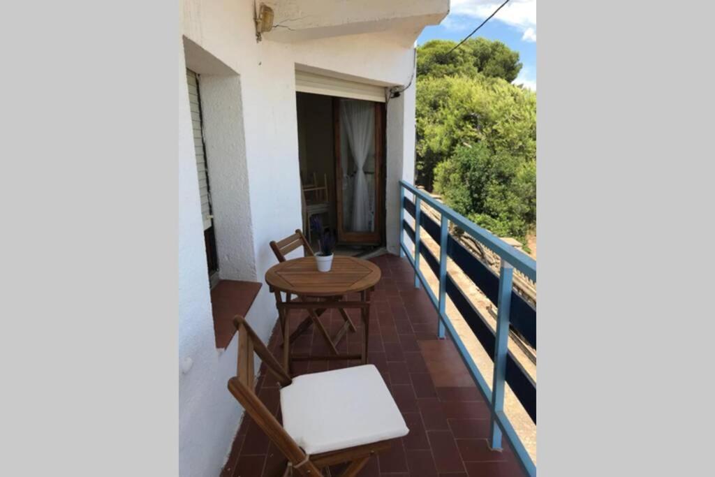 El Faro Apartaments Platja Llarga-Les Salines-Tgn Tarragona Exteriör bild
