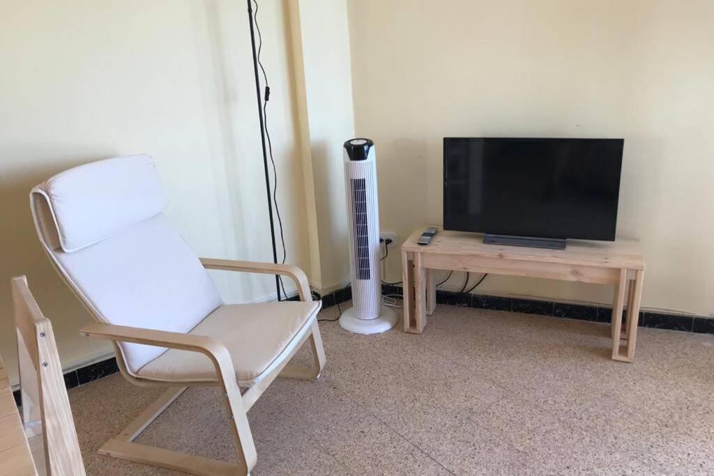 El Faro Apartaments Platja Llarga-Les Salines-Tgn Tarragona Exteriör bild