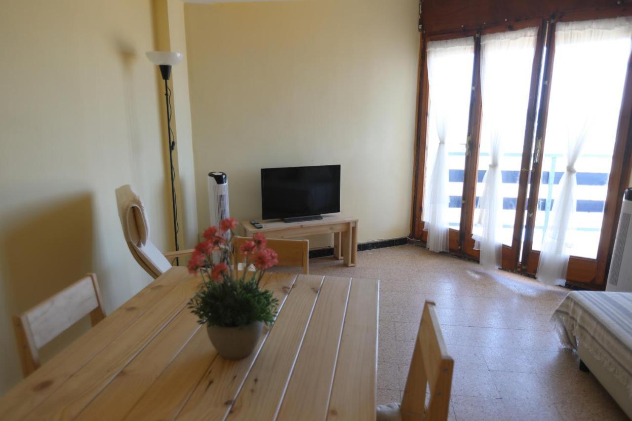 El Faro Apartaments Platja Llarga-Les Salines-Tgn Tarragona Exteriör bild