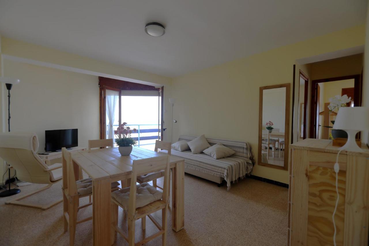 El Faro Apartaments Platja Llarga-Les Salines-Tgn Tarragona Exteriör bild