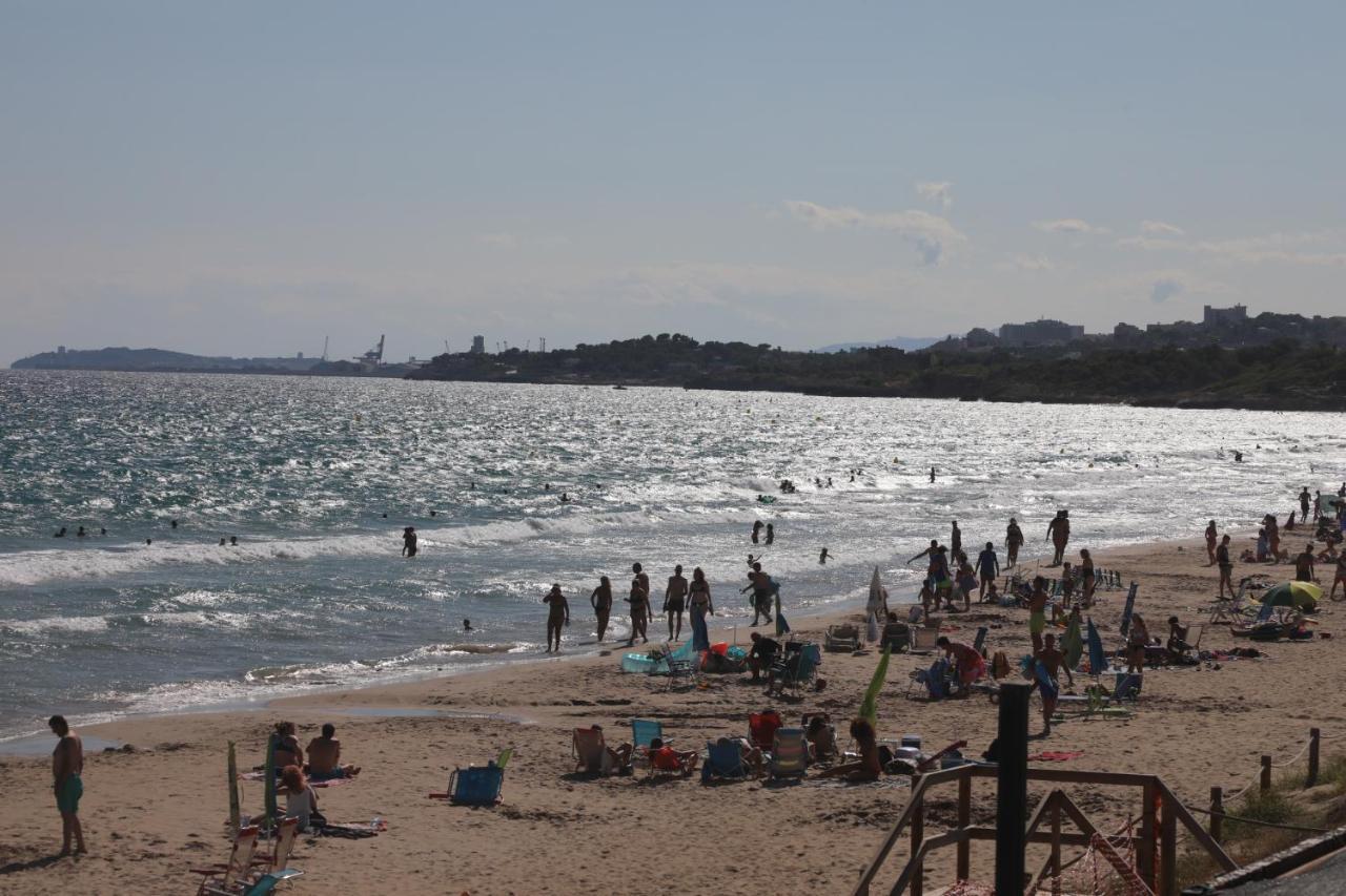 El Faro Apartaments Platja Llarga-Les Salines-Tgn Tarragona Exteriör bild