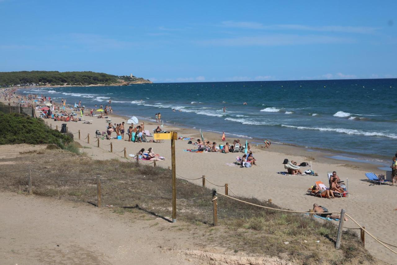 El Faro Apartaments Platja Llarga-Les Salines-Tgn Tarragona Exteriör bild